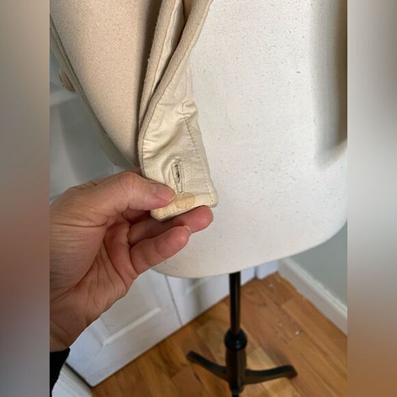 Vintage Burberry Designer Classic Cream Colored Top - Picture 14 of 15